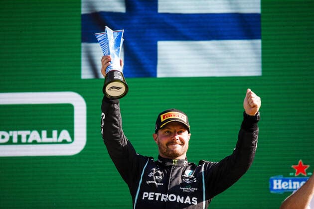 BOTTAS Valtteri (fin), Mercedes AMG F1 GP W12 E Performance, portrait, podium during the Formula 1 Heineken Gran Premio D italia 2021, Italian Grand Prix, 14th round of the 2021 FIA Formula One World Championship, WM, Weltmeisterschaft from September 9 to 12, 2021 on the Autodromo Nazionale di Monza, in Monza, Italy FORMULE 1 : Grand prix d Italie - Monza - 12 09 2021 DPPI Panoramic 00121030__GO02465.JPG