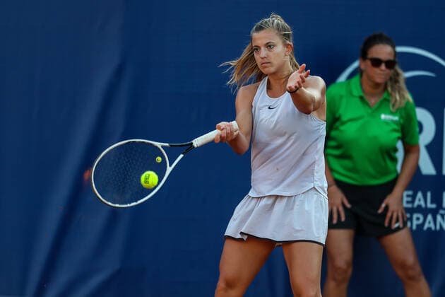 September 12, 2021, VALENCIA, VALENCIA, SPAIN: Alba Carrillo of Spain in action against Yvonne Cavalle of Spain during the first round of the Open Internacional de Valencia, ITF World Tennis, celebrated at Sporting Tennis Valencia on september 12, 2021, in Valencia, Spain. VALENCIA SPAIN - ZUMAa181 20210912_zaa_a181_196 Copyright: xIvanxTerronx