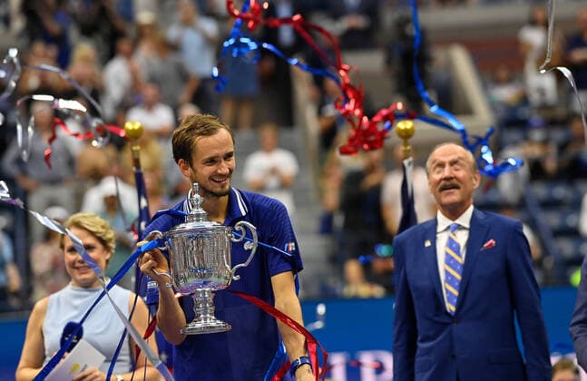2021 US Open Men s Single Final Winner Daniil Medvedev ,Russia and Stan Smith , USA *** 2021 US Open Men s Single Final Winner Daniil Medvedev ,Russia and Stan Smith , USA