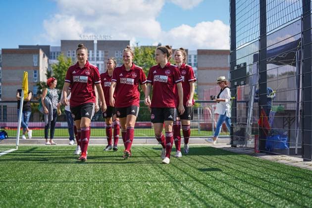 Nuernberg, Germany, September 12 Players of 1. FC Nuernberg prior to the 2. Womens Bundesliga match between 1. FC Nuernberg and SG 99 Andernach at Sports Park Valznerweiher in Nuernberg, Germany. 2. Womens Bundesliga - 1. FC N?rnberg v SG 99 Andernach 