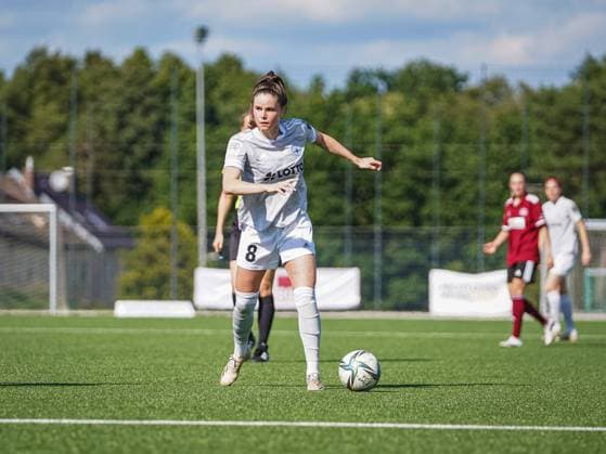Nuernberg, Germany, September 12 Maren Weingarz (8 Andernach) during the 2. Womens Bundesliga match between 1. FC Nuernberg and SG 99 Andernach at Sports Park Valznerweiher in Nuernberg, Germany. 2. Womens Bundesliga - 1. FC N?rnberg v SG 99 Andernach 