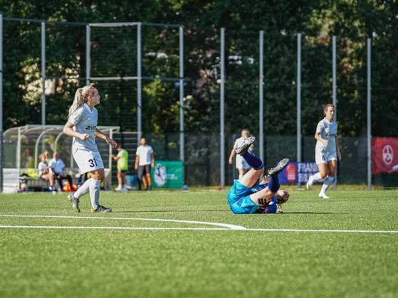 Nuernberg, Germany, September 12 Lea Paulick (1 Nuernberg) and Antonia Hornberg (31 Andernach) during the 2. Womens Bundesliga match between 1. FC Nuernberg and SG 99 Andernach at Sports Park Valznerweiher in Nuernberg, Germany. 2. Womens Bundesliga - 1. FC N?rnberg v SG 99 Andernach 