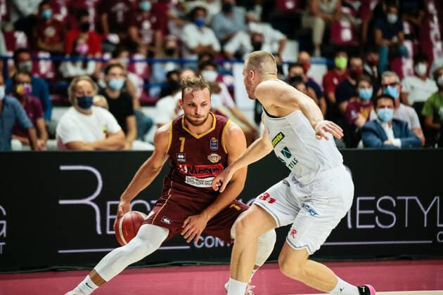 Stefano Tonut (Umana Reyer Venezia) durante Umana Reyer Venezia VS UNAHOTELS Reggio Emilia, Basket Supercoppa Italiana in Venezia, Italia, 13 settembre 2021  Copyright: xMattiaxRadonix xIPAx xx 0