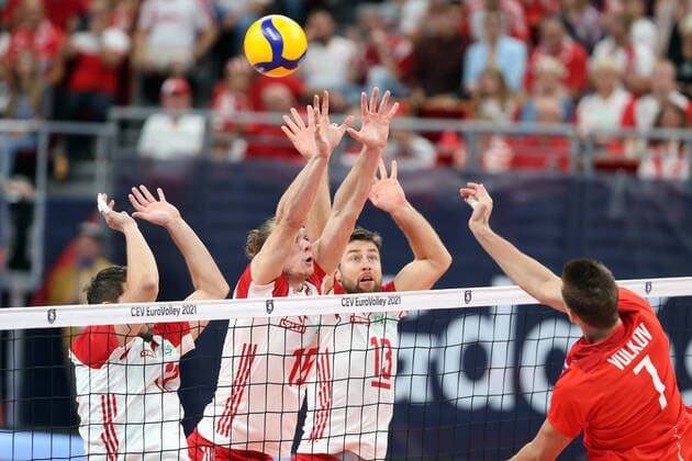 14.09.2021 GDANSK SOPOT ( POLAND ) SIATKOWKA MEZCZYZN ( MEN S VOLLEYBALL ) CEV MISTRZOSTWA EUROPY W PILCE SIATKOWEJ MEZCZYZN ( European Championship, EM, Europameisterschaft CEV EUROVOLLEY 2021 ) - 1 4 FINALU ( QUARTER FINAL MATCHES ) MECZ POLSKA - ROSJA ( POLAND - RUSSIA ) NZ BLOK FABIAN DRZYZGA , JAKUB KOCHANOWSKI , JAKUB KOCHANOWSKI ATAKUJE (R) DMITRII VOLKOV WOLKOW FOTO JAKUB PIASECKI CYFRASPORT NEWSPIX.PL --- Newspix.pl  20210914CSJP3044