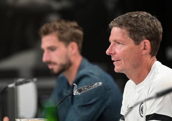 15 09 2021, xjhx, football UEFA Europa League, Eintracht Frankfurt training and press conference emspor, v l Kevin Trapp Eintracht Frankfurt , coach Oliver Glasner Eintracht Frankfurt zautz DFL DFB REGULATIONS PROHIBIT ANY USE OF PHOTOGRAPHS as IMAGE SEQUENCES and or QUASI VIDEO Frankfurt