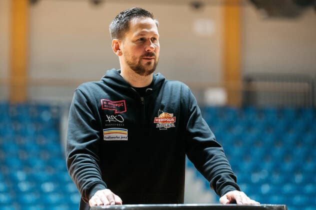 BARMER 2 Basketball Bundesliga ProA Medipolis SC Jena season 2021 2022 press conference before the first match day head coach Domenik Reinboth Jena , Portrait Sparkassen Arena