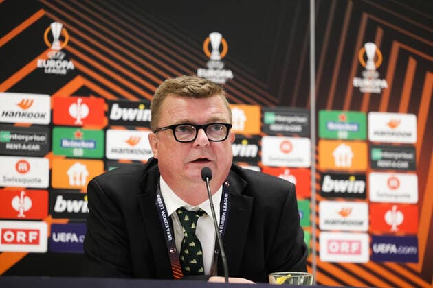 SOCCER - UEFA EL, Rapid vs Genk VIENNA,AUSTRIA,15.SEP.21 - SOCCER - UEFA Europa League, group stage, SK Rapid Wien vs KRC Genk, preview, press conference, PK, Pressekonferenz Rapid. Image shows linguistic interpreter Mike Van Der Vloedt.  GEPAxpictures xDavidxBitzan