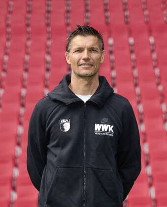 Frank Roßner rehab and athletic trainer FC Augsburg 1907 1 BL, portrait date 2021 2022,