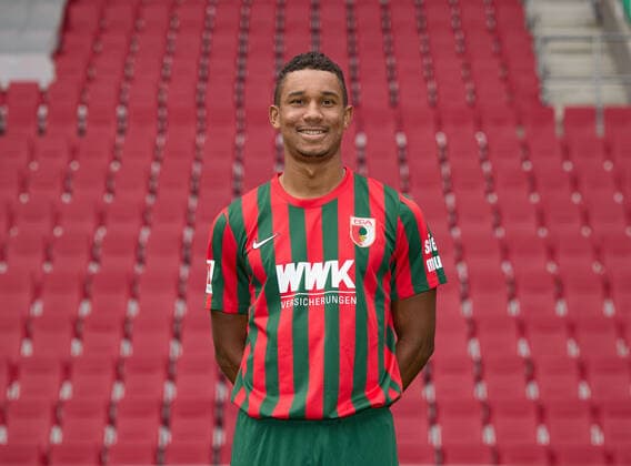 Felix Uduokhai FC Augsburg 1907 1 BL, portrait date 2021 2022,
