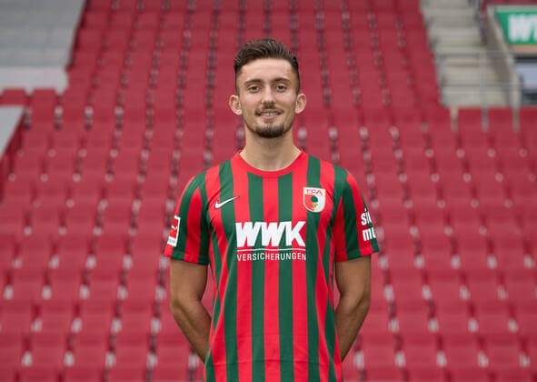 Andi Zeqiri FC Augsburg 1907 1 BL, portrait date 2021 2022,