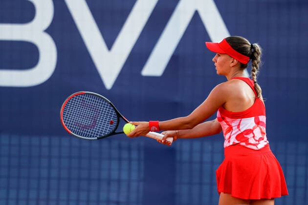 September 15, 2021, VALENCIA, VALENCIA, SPAIN: Irina Maria Bara of Romania serves against Leyre Romero of Spain during the first round of the Open Internacional de Valencia, ITF World Tennis, celebrated at Sporting Tennis Valencia on september 14, 2021, in Valencia, Spain. VALENCIA SPAIN - ZUMAa181 20210915_zaa_a181_220 Copyright: xIvanxTerronx
