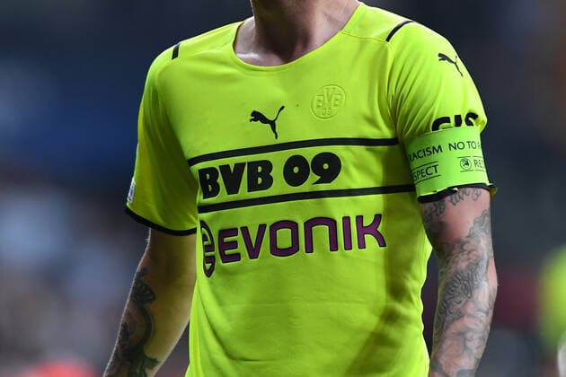 Football Champions League 1 matchday Besiktas Istanbul Borussia Dortmund on 15 09 2021 at Besiktas Park in Istanbul 3 jersey Dortmund Champions League jersey Evonik Puma xHDx