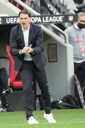 GER, UEFA EL Bayer 04 Leverkusen GER vs Ferencevaros Budapest HUN 16 09 2021, BayArena, Leverkusen, Europalegue, Gruppenhase, 1 Spieltag, GER, UEFA EL Bayer 04 Leverkusen GER vs Ferencevaros Budapest HUN , in the picture Gerardo Seoane coach headcoach Bayer 04 Leverkusen ,gets upset, gestures, facial expressions, dissatisfied disappointed dejected frustrated, nordphotoxGmBHx xMeuter nph00351