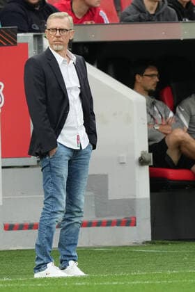 GER, UEFA EL Bayer 04 Leverkusen GER vs Ferencevaros Budapest HUN 16 09 2021, BayArena, Leverkusen, Europalegue, Grouphase, 1 Matchday, GER, UEFA EL Bayer 04 Leverkusen GER vs Ferencevaros Budapest HUN , in picture Peter Stoeger coach headcoach Budapest nordphotoxGmBHx xMeuter nph00351