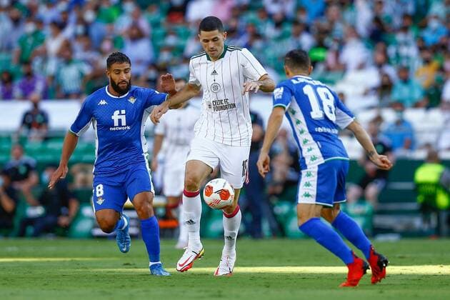 Fußball, EL, Real Betis Sevilla - Celtic Glasgow Mandatory Credit: Photo by Pressinphoto Shutterstock (12447623m) Tom Rogic of Celtic Real Betis v Celtic, UEFA Europa League 2021-2022, date 1. Football, Benito Villamarin Stadium, Sevilla, Spain - 16 Sep 2021 Editorial use only Real Betis v Celtic, UEFA Europa League 2021-2022, date 1. Football, Benito Villamarin Stadium, Sevilla, Spain - 16 Sep 2021 Editorial use only Copyright: xPressinphoto Shutterstockx 12447623m