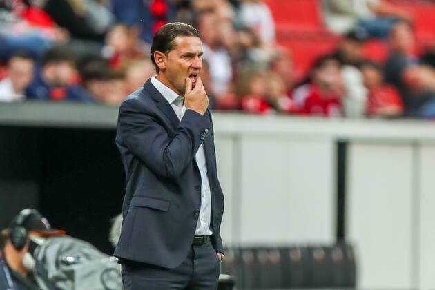Gerardo Seoane Bayer 04 Leverkusen, head coach dissatisfied, disappointed disappointed, GER, Bayer 04 Leverkusen vs Ferencvaros Budapest Ferencvarosi Torna Club, UEFA Europa League Group G, group stage, 2021 2022 season, 16 09 2021, , DFB DFL regulations prohibit any use of photographs as image sequences and or quasi video , GER, Bayer 04 Leverkusen vs Ferencvaros Budapest Ferencvarosi Torna Club, UEFA Europa League Group G, Group stage, Match time 2021 2022, 16 09 2021 Leverkusen Copyright: xEibner-Pressefoto GabrielxBoiax EP_GBA