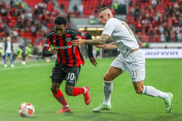 Kerem Demirbay Bayer 04 Leverkusen, 10 on the ball, in action, GER, Bayer 04 Leverkusen vs Ferencvaros Budapest Ferencvarosi Torna Club, UEFA Europa League Group G, group stage, 2021 2022 season, 16 09 2021, , DFB DFL regulations prohibit any use of photographs as image sequences and or quasi video , GER, Bayer 04 Leverkusen vs Ferencvaros Budapest Ferencvarosi Torna Club, UEFA Europa League Group G, Group Stage, Season 2021 2022, 16 09 2021 Leverkusen Copyright: xEibner-Pressefoto GabrielxBoiax EP_GBA