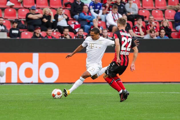 16 09 2021, Football, 2021 2022 season, UEFA Europa League, Group stage, Matchday 1, Bayer 04 Leverkusen Ferencvaros Budapest v l Henry Wingo Ferencvarosi TC , Daley Sinkgraven Bayer 04 Leverkusen photo RHR photo Dennis Ewert Leverkusen BayArena NRW Germany xRHR PHOTO DEx