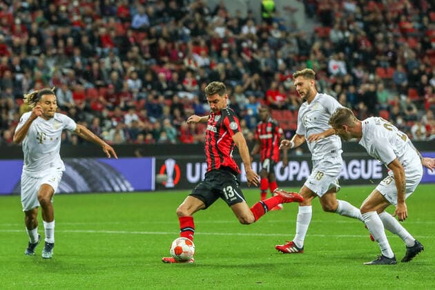 Lucas Alario Bayer 04 Leverkusen, 13 on the ball, in action, GER, Bayer 04 Leverkusen vs Ferencvaros Budapest Ferencvarosi Torna Club, UEFA Europa League Group G, Group Stage, Season 2021 2022, 16 09 2021, , DFB DFL regulations prohibit any use of photographs as image sequences and or quasi video , GER, Bayer 04 Leverkusen vs Ferencvaros Budapest Ferencvarosi Torna Club, UEFA Europa League Group G, Group Stage, Season 2021 2022, 16 09 2021 Leverkusen Copyright: xEibner-Pressefoto GabrielxBoiax EP_GBA