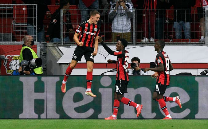 Football, UEFA Europa League, Men, 2020 2021 season, Group G, Matchday 1, BayArena Leverkusen, Bayer Leverkusen red Ferencvaros Budapest white cheering Florian Wirtz LEV after his goal to make it 2 1 cheering, joy, action UEFA REGULATES PROHIBIT ANY USE OF PHOTOGRAPHS AS IMAGE SEQUENCES AND OR QUASI VIDEO