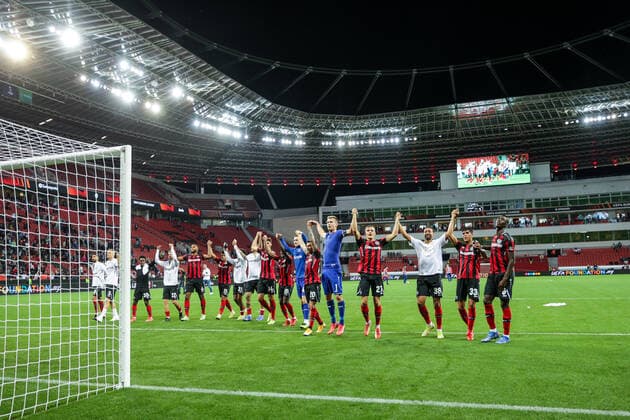 16 09 2021, Football, 2021 2022 season, UEFA Europa League, Group stage, Matchday 1, Bayer 04 Leverkusen Ferencvaros Budapest Bayer Leverkusen players celebrate with fans after winning their first Europa League group stage match Photo RHR Photo Dennis Ewert Leverkusen BayArena NRW Germany xRHR PHOTO DEx