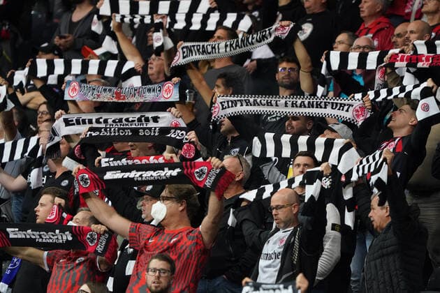Eintracht fans swear in their team Frankfurt 16 09 2021 Eintracht Frankfurt vs Fenerbahce Istanbul, Deutsche Bank Park, 1 matchday UEFA Europa League