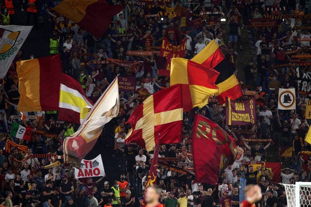 Fußball, EL, AS Rom - CSKA Sofia ROME, Italy - 16.09.2021: Flags As Roma supporters on the stands in the Uefa Europe Conference League, group C football match between As Roma vs CSKA Sofia at Olympic Stadium in Rome.  Copyright: xMarcoxIacobuccix xIPAx xMarcoxIacobuccix 0