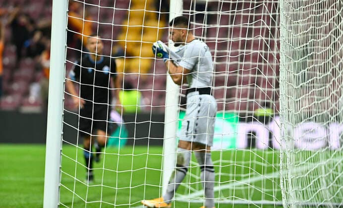 Goalkeeper Thomas Strakosha of Lazio during the UEFA Europa League Group E match between Galatasaray and Lazio at Turk Telekom Stadium in Istanbul , Turkey on September 16, 2021. 