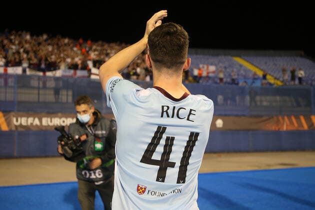 Dinamo Zagreb v West Ham United UEFA Europa League Declan Rice of West Ham United applauds the traveling support at the end of the UEFA Europa League Group H match at Stadion Maksimir, Zagreb Content Not Available For UK Newspapers Copyright: xPaulxChestertonx FIL-15878-0109