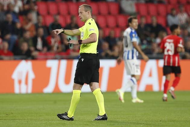 EINDHOVEN - 16-09-2021, Philips stadion. Dutch football, UEFA Europa League, season 2021-2022. during the match PSV - Real Sociedad, referee William Collum PSV - Real Sociedad  x13491124x Copyright: