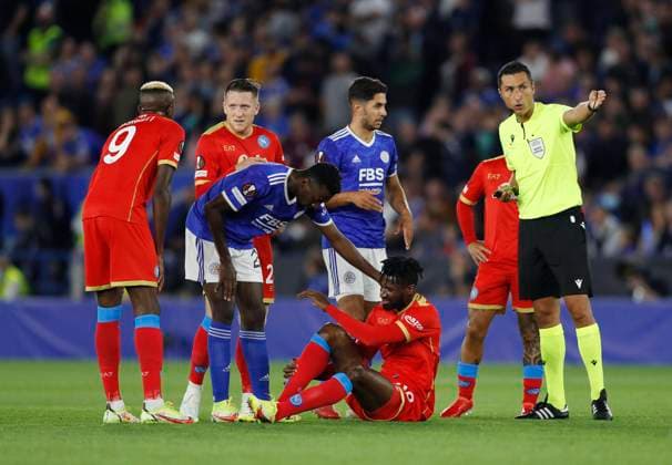 Leicester, England, 16th September 2021. Wilfred Ndidi of Leicester City checks on Andre-Frank Zambo Anguissa of Napoli during the UEFA Europa League match at the King Power Stadium, Leicester. Picture credit should read: Darren Staples Sportimage EDITORIAL USE ONLY. No use with unauthorised audio, video, data, fixture lists, club league logos or live services. Online in-match use limited to 120 images, no video emulation. No use in betting, games or single club league player publications. SPI-1197-0022