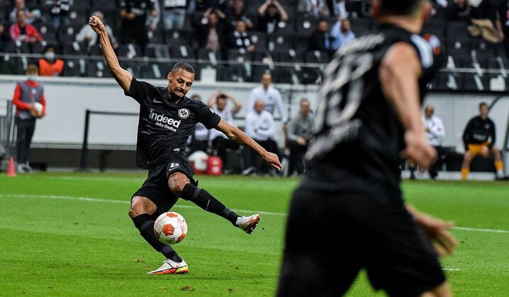 16 09 2021, xpsx, football UEFA Europa League, Eintracht Frankfurt Fenerbahce SK Istanbul v l Djibril Sow Eintracht Frankfurt DFL DFB REGULATIONS PROHIBIT ANY USE OF PHOTOGRAPHS as IMAGE SEQUENCES and or QUASI VIDEO emspor Frankfurt