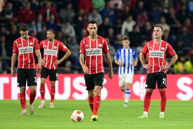 EINDHOVEN lr Olivier Boscagli of PSV Eindhoven, Eran Zahavi of PSV Eindhoven, Mario Gotze of PSV Eindhoven during the UEFA Europa League match between PSV Eindhoven and Real Sociedad at Phillips stadium on September 16, 2021 in Eindhoven, Netherlands ANP OLAF KRAAK UEFA Europa League 2021 2022 xVIxANPxSportx xxANPxIVx 437645550