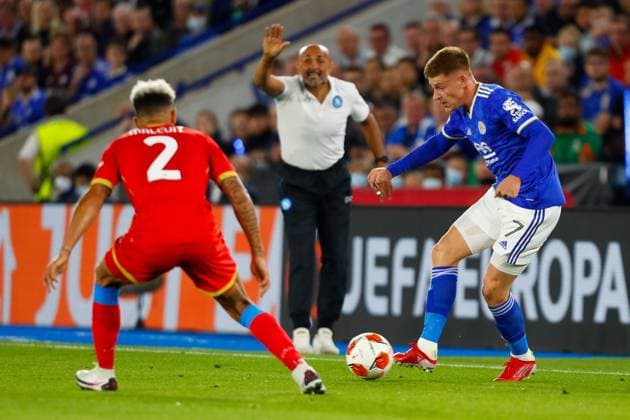 Sport Bilder des Tages FuÃŸball, EL, Leicester City - SSC Neapel 16th September 2021; King Power, Leicester, England; UEFA Europa League Football, Leicester City versus Napoli; Napoli Head Coach Luciano Spalletti shouts instructions from the technical area as Harvey Barnes of Leicester City beats Kevin Malcuit of Napoli  ActionPlus12323038 GrahamxWilson