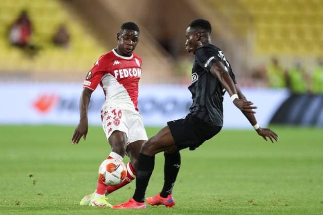 Fußball, EL, AS Monaco - SK Sturm Graz Monaco, Monaco, 16th September 2021. Eliot Matazo of AS Monaco is challenged by Kelvin Yeboah of SK Sturm Graz during the UEFA Europa League match at Stade Louis II, Monaco. Picture credit should read: Jonathan Moscrop Sportimage EDITORIAL USE ONLY. No use with unauthorised audio, video, data, fixture lists, club league logos or live services. Online in-match use limited to 120 images, no video emulation. No use in betting, games or single club league player publications. SPI-1189-0023