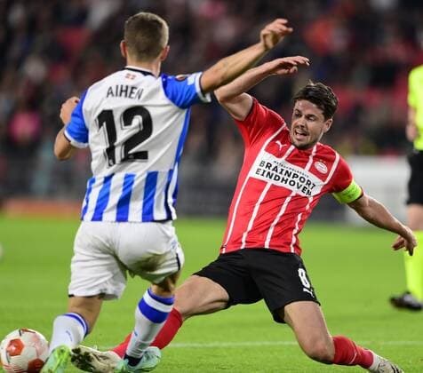 EINDHOVEN - (lr) Aihen Munoz of Real Sociedad, Marco van Ginkel of PSV Eindhoven during the UEFA Europa League match between PSV Eindhoven and Real Sociedad at Phillips stadium on September 16, 2021 in Eindhoven, Netherlands. ANP OLAF KRAAK UEFA Europa League 2021 2022 xVIxANPxSportx xxANPxIVx 437646675