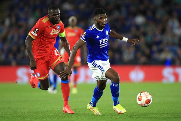 Fußball UEFA Europa League Gruppe C Leicester City v SSC Napoli 16. September 2021 UEFA Europa League Gruppe C Leicester City v SSC Napoli Kalidou Koulibaly von Napoli und Kelechi Iheanacho von Leicester City Foto Simon Stacpoole Abseits Leicester UK  Copyright: xSimonxStacpoolexOffside