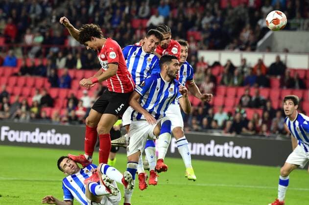 EINDHOVEN lr Igor Zubeldia of Real Sociedad, Andre Ramalho of PSV Eindhoven, Mikel Merino of Real Sociedad, Asier Illarramendi of Real Sociedad during the UEFA Europa League match between PSV Eindhoven and Real Sociedad at the Phillips stadium on September 16, 2021 in Eindhoven , The Netherlands ANP OLAF KRAAK UEFA Europa League 2021 2022 xVIxANPxSportx xxANPxIVx 437648372