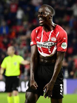 EINDHOVEN Jordan Teze of PSV Eindhoven reacts during the UEFA Europa League match between PSV Eindhoven and Real Sociedad at Phillips stadium on September 16, 2021 in Eindhoven, Netherlands ANP OLAF KRAAK UEFA Europa League 2021 2022 xVIxANPxSportx xxANPxIVx 437649271