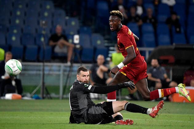 Tammy Abraham of AS Roma passes Gustavo Busatto of PFC CSKA Sofia and scores the goal of 5-1 during the Conference league group C football match between AS Roma and PFC CSKA Sofia at Olimpico stadium in Rome (Italy), September 16th, 2021. Photo Antonietta Baldassarre Insidefoto antoniettaxbaldassarre