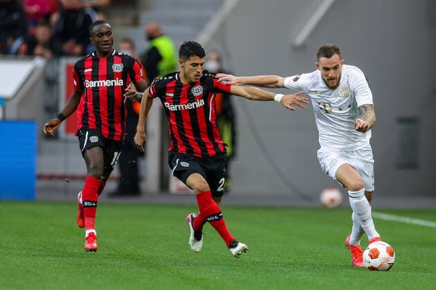 16 09 2021, Football, 2021 2022 season, UEFA Europa League, Group stage, Matchday 1, Bayer 04 Leverkusen Ferencvaros Budapest v l Moussa Diaby Bayer 04 Leverkusen , Exequiel Palacios Bayer 04 Leverkusen , Stjepan Loncar Ferencvarosi TC Foto RHR Foto Dennis Ewert Leverkusen BayArena NRW Germany xRHR FOTO DEx