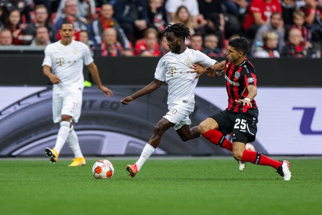 16 09 2021, Football, 2021 2022 season, UEFA Europa League, Group stage, Matchday 1, Bayer 04 Leverkusen Ferencvaros Budapest v l Tokmac Chol Nguen Ferencvarosi TC , Exequiel Palacios Bayer 04 Leverkusen Foto RHR Foto Dennis Ewert Leverkusen BayArena NRW Germany xRHR FOTO DEx