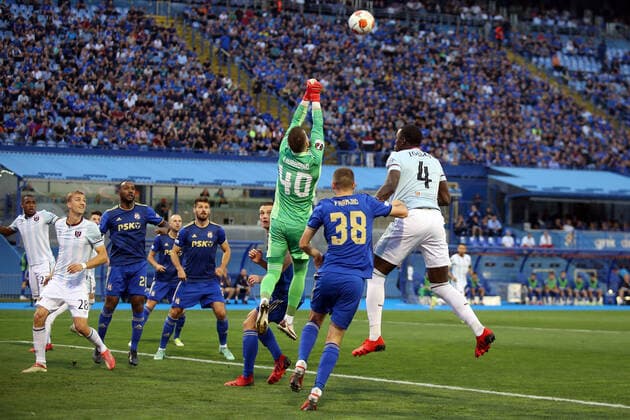 Dinamo Zagreb v West Ham United UEFA Europa League Dominik Livakovic of Dinamo Zagreb punches clear during the UEFA Europa League Group H match at Stadion Maksimir, Zagreb Content Not Available For UK Newspapers Copyright: xPaulxChestertonx FIL-15878-0213