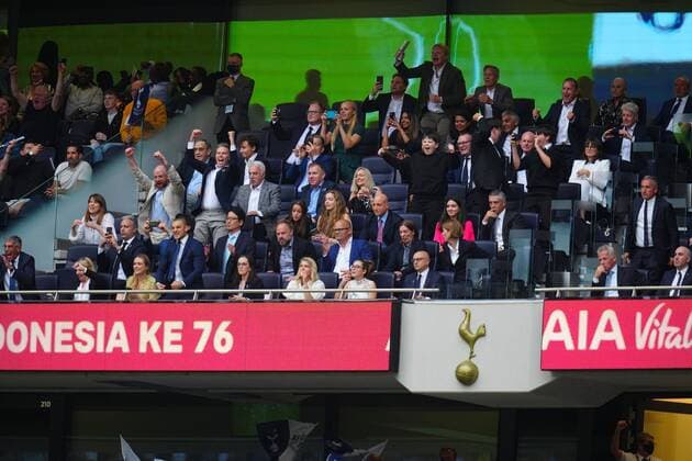 Mandatory Credit: Photo by Javier Garcia Shutterstock (12272678bh) Tottenham Hotspur Chairman Daniel Levy stays calm at the final whistle as guests in the Directors Box celebrate, including comedian Michael McIntyre and his children Tottenham Hotspur v Manchester City, Premier League, Football, Tottenham Hotspur Stadium, London, UK - 15 August 2021 EDITORIAL USE ONLY No use with unauthorised audio, video, data, fixture lists, club league logos or live services. Online in-match use limited to 120 images, no video emulation. No use in betting, games or single club league player publications. Tottenham Hotspur v Manchester City, Premier League, Football, Tottenham Hotspur Stadium, London, UK - 15 August 2021 EDITORIAL USE ONLY No use with unauthorised audio, video, data, fixture lists, club league logos or live services. Online in-match use limited to 120 images, no video emulation. No use in betting, games or single club league player publications. Copyright: xJavierxGarcia Shutterstockx 12272678bh