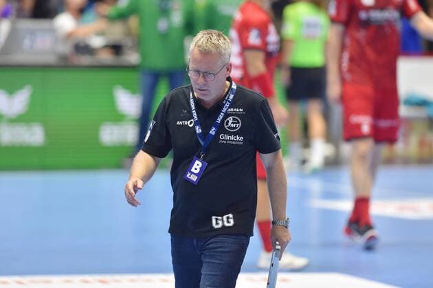 Gudmundur Gudmundsson coach MT Melsungen disappointed, frustrated, emotion after the defeat , MT Melsungen Fuechse Berlin, Handball, 1 Bundesliga Maenner, 16 09 2021, MT Melsungen Fuechse Berlin, Handball, GER, 1 Bundesliga Maenner, 16 09 2021 Kassel Copyright: xEibner-Pressefoto-xRolandxSippelx
