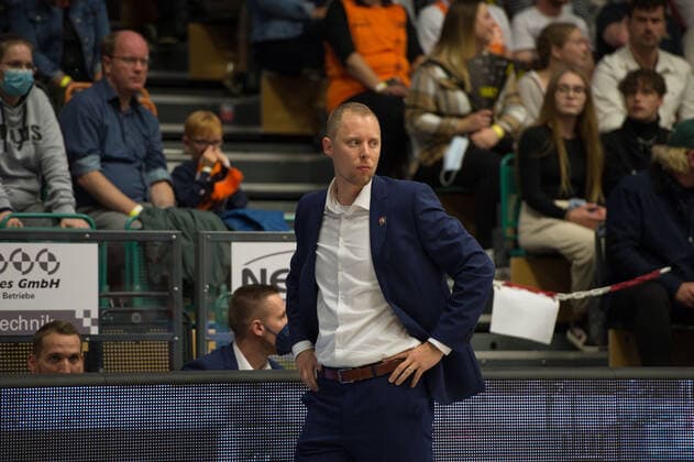 GER, Basketball, RASTA Vechta vs Rostock Seawolves 17 09 2021, Rasta Dome, Vechta, GER, BARMER 2 Basketball Bundesliga Pro A, Rasta Vechta vs Rostock Seawolves, in picture Christian HELD Rostock SEWOLVES Head Coach Trainer nordphotoxRojahn nph00310