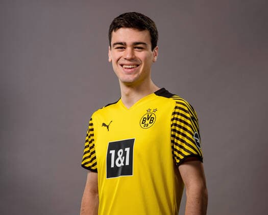 Giovanni Reyna; Borussia Dortmund; 1.BL, Porträttermin 2021 2022 Foto: BVB A.Simoes via TEAM2sportphoto Borussia Dortmund Porträt 2021 2022 Team2