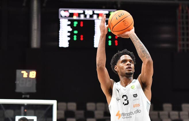 18 09 2021 Basketball Season 2021 2022 2 Bundesliga Pro A 01 Matchday Nürnberg Falcons Basketball Club NBC Artland Dragonss OGo Antonio Lee A J AJ Davis Jr 3, Nürnberg Falcons BC NBC