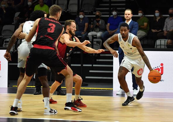 18 09 2021 Basketball Season 2021 2022 2 Bundesliga Pro A 01 Matchday Nürnberg Falcons Basketball Club NBC Artland Dragonss OGo Dupree Mc Brayer 1, Nürnberg Falcons BC NBC