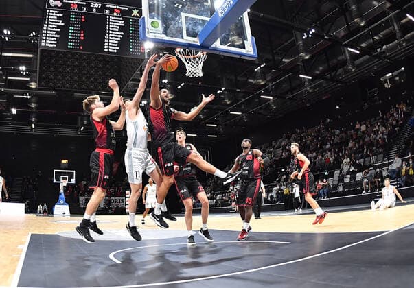 18 09 2021 Basketball Season 2021 2022 2 Bundesliga Pro A 01 Matchday Nürnberg Falcons Basketball Club NBC Artland Dragonss OGo Symbol Image Symbol Photo Feature Impression